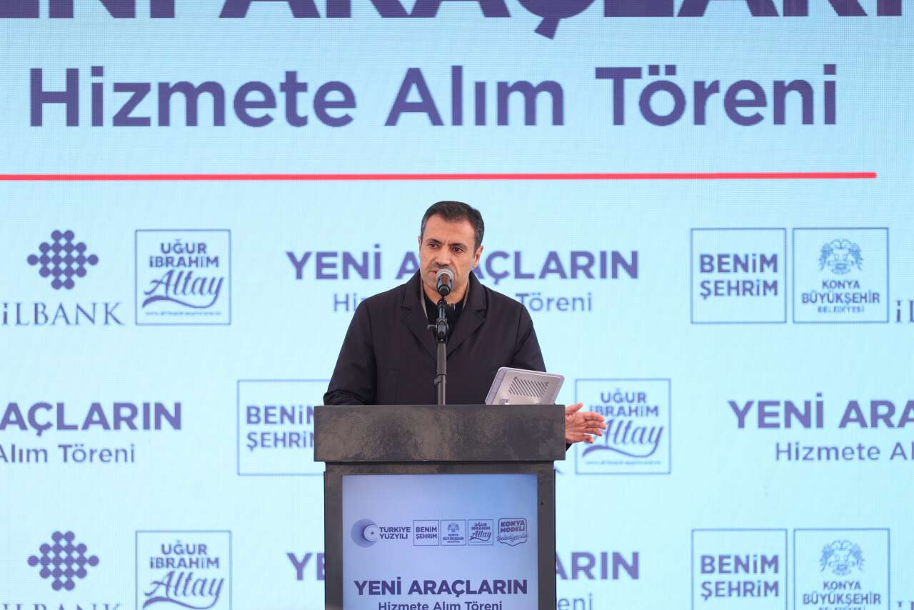 Konya Büyükşehir'e 54 yeni iş makinesi! Kışın karla mücadele yapıp yazın caddelerde çalışacak 9